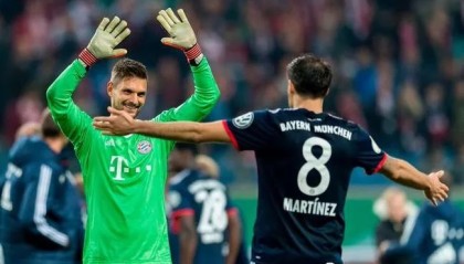  诺伊尔伤愈复出，拜仁门神扑点救主  