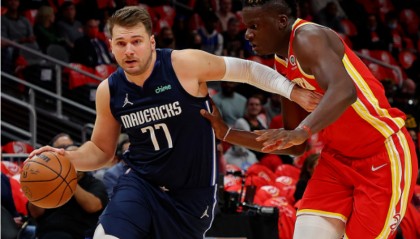  特雷杨42分对飙东契奇，老鹰加时胜独行侠  