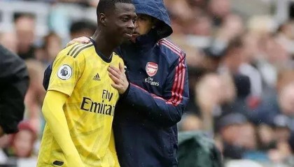  阿森纳边锋萨卡传射建功枪手主场三比一力克纽卡斯尔  